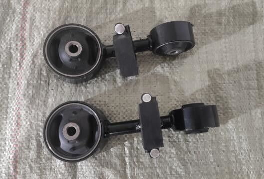 OEM القياسية عزم الدوران العضو جبل مارمون التحكم في ركوب 12363-28050 لتويوتا هارير ACU30 2003-2012