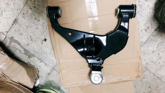 التجميع الفرعي للذراع السفلية الأمامية لـ Toyota Hilux VIII Pick Up 48068-0K090 48069-0K090