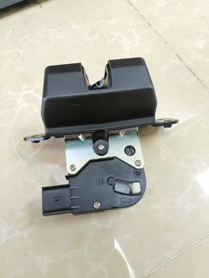 81230-3Z000 مزلاج قفل باب صندوق السيارة الخلفي لسيارات هيونداي سانتا في كيا سيدونا سورينتو 2013-2020 لسيارات هيونداي 2015-2018